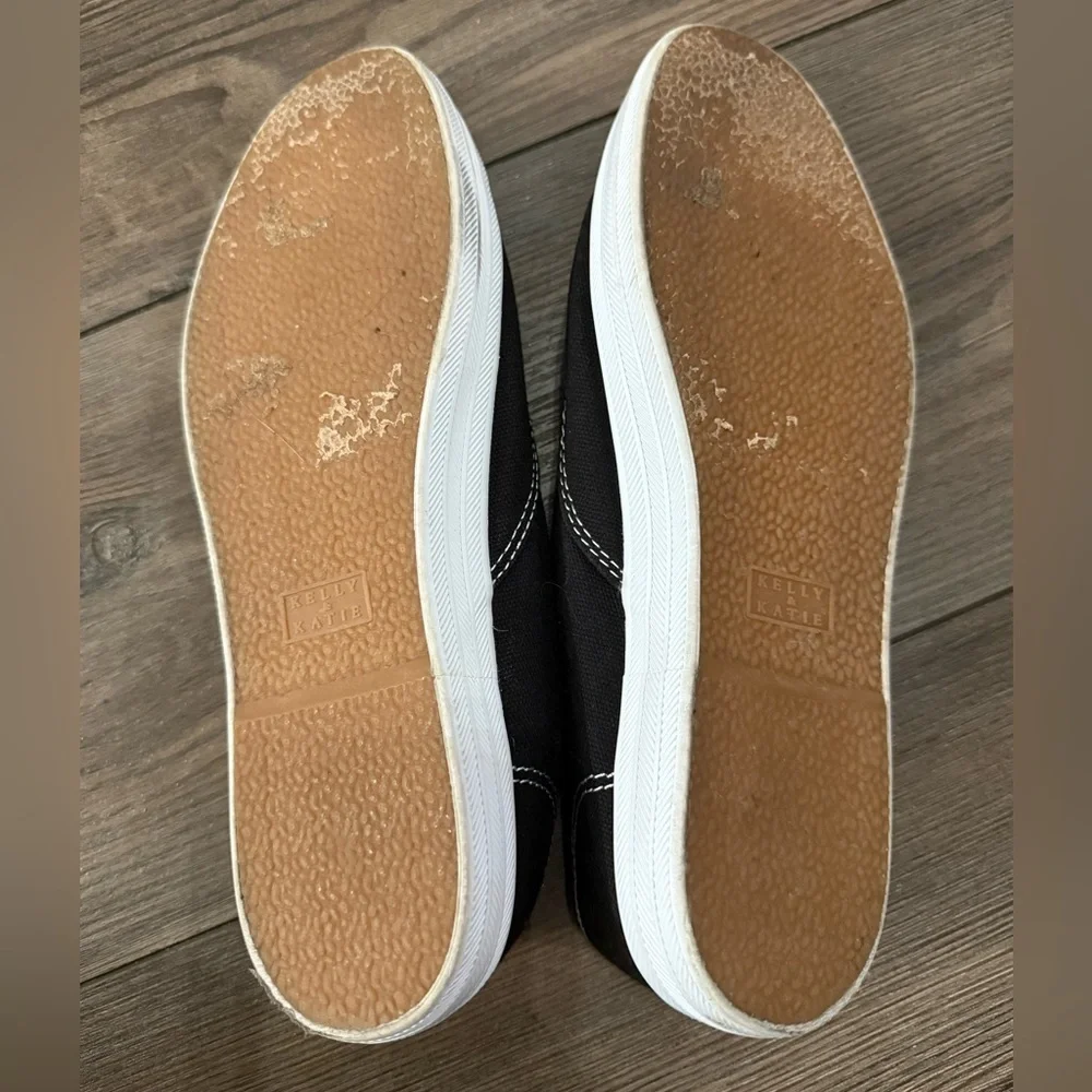 Kelly & Katie Black Canvas Sneakers – Size 8M